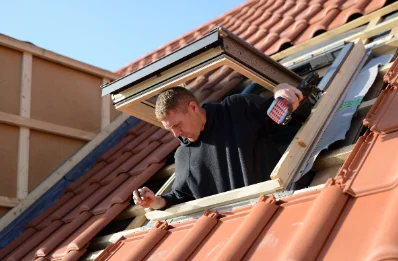 Pose de fenêtres de toit Velux au Bourgneuf-la-Forêt